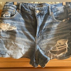 AE curvy jean short ripped